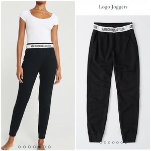 Abercrombie & Fitch Logo Joggers - Black
